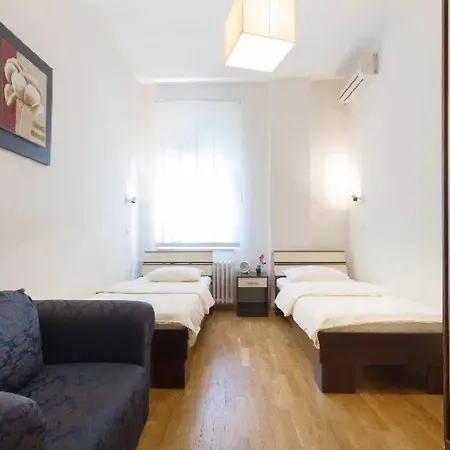 Apartment 2 Bedroom Square