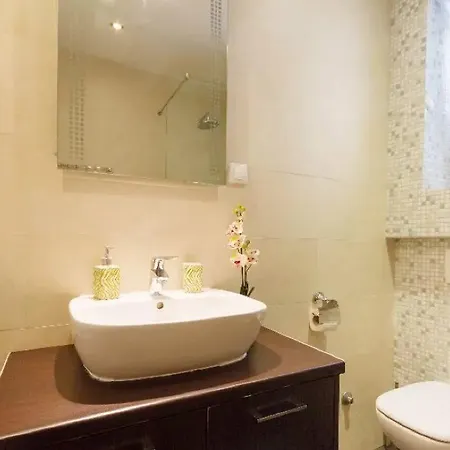 2 Bedroom Square *