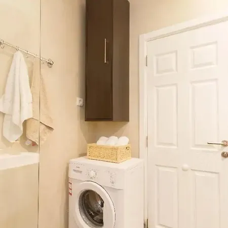 Apartment 2 Bedroom Square